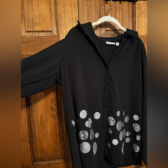Susan Graver Black Silver Sequin Button Up Blouse Size Medium - Picture 10 of 10